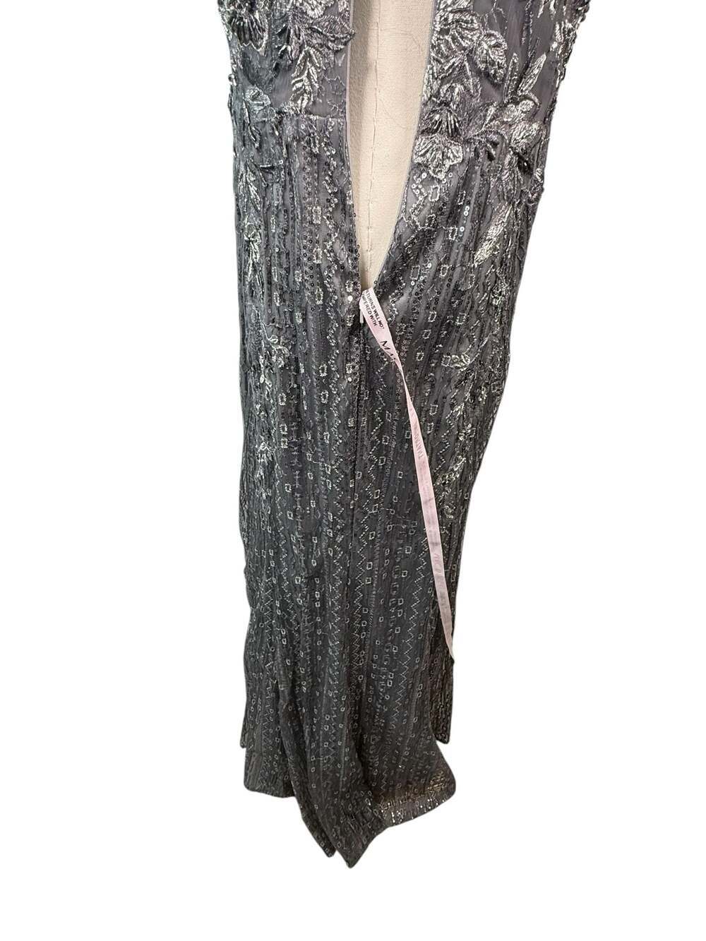 Mac Duggal Size 8 Embellished Floral V-Neck Evening Gown - Picture 9 of 16